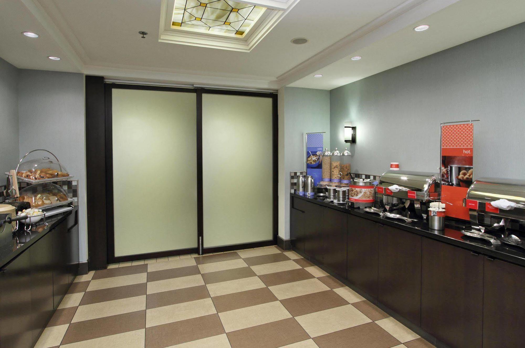 Hampton Inn Plymouth Meeting Extérieur photo